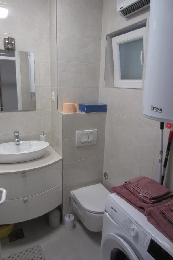 Apartman Valinor Miholascica Exterior photo