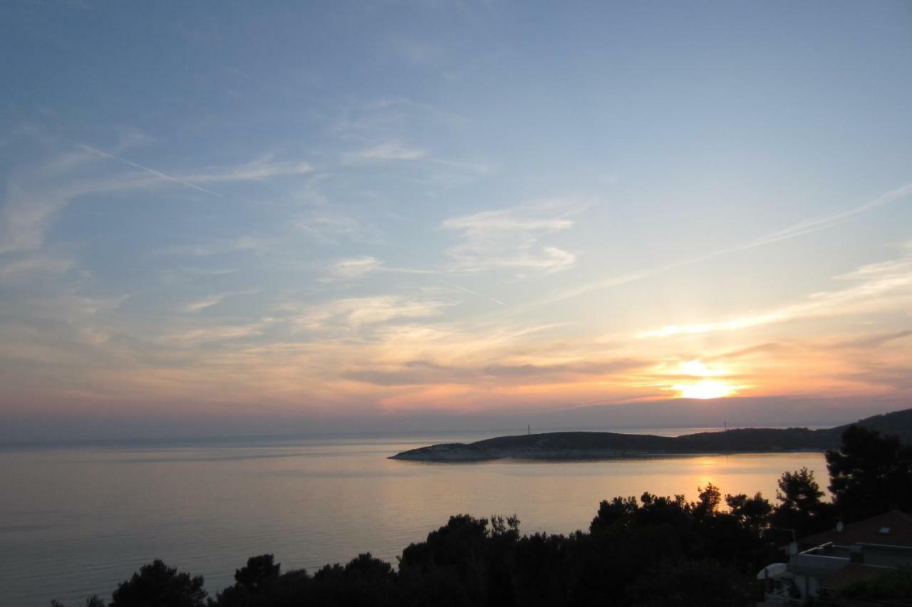 Apartman Valinor Miholascica Exterior photo